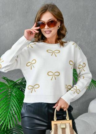 Светр жіночий