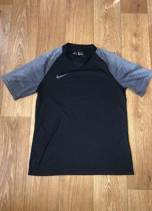 Футболка Nike tech fleece