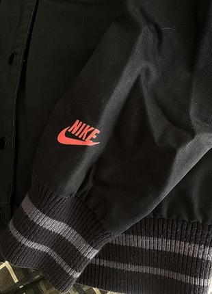 Жіночий бомбер nike
