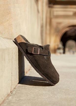 Замшеві birkenstock boston shearling suede clogs клогі замшеві сабо з хутром теплі шльопанці