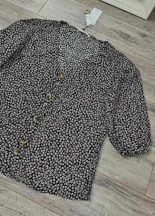 Блуза з обʼємним рукавом