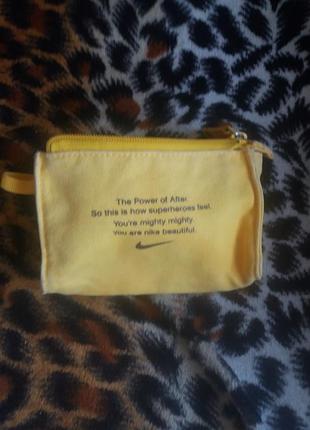 Жовта косметичка х / б.nike.