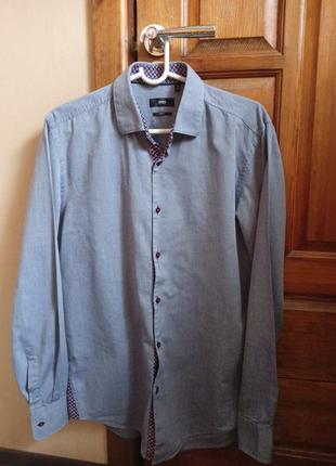 Фірмова сорочка в ідеальному стані