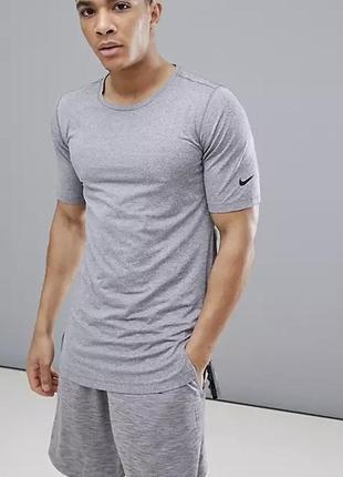 Спортивна чоловіча футболка сіра nike dri-fit  m