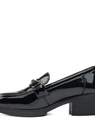 Туфлі-лофери жіночі лаковані чорні 2539т