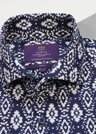 Симпатичная качественная приталенная (slim fit) рубашка с геометрическим мульти-принтом от curtis and hawk