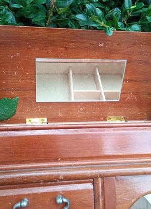 Шкаф мини винтажный из натурального дерева, большой размер, есть немного подряпин , а...