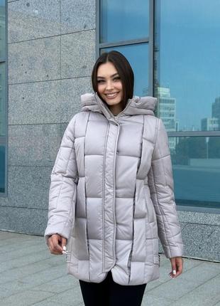 Коротка зручна тепла якісна жіноча зимова куртка пуховик на тінсулейті