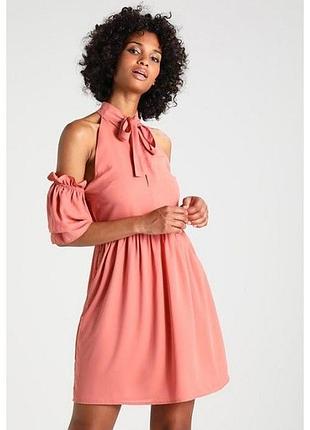 Платье с воланами рюшами и завязкой на шее чокер чекер большой размер батал пудровое открытыми плечами