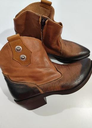 Короткі шкіряні казаки/ковбойки