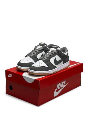 Жіночі стильні кросівки nike sb dunk low smoke grey сірі з білим