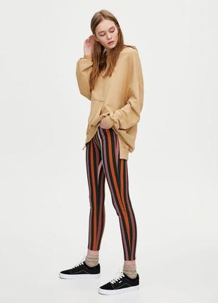 Джинсы в поломку,стильные от pull & bear