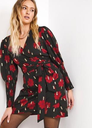 Нова сукня на запах