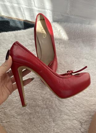 Новые кожаные туфли liu jo