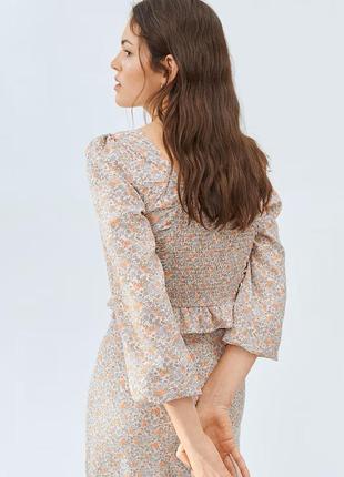 Топ блузка нюдового кольору з квітковим принтом h&m3 фото