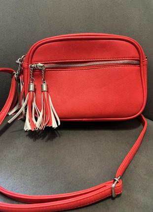 Красная сумка из экокожи