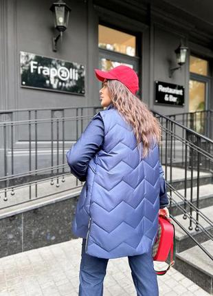 Стильная стеганая жилетка больших размеров