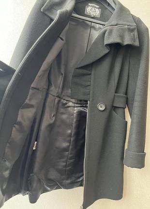 Чорне жіноче вовняне пальто ricco розмір хс