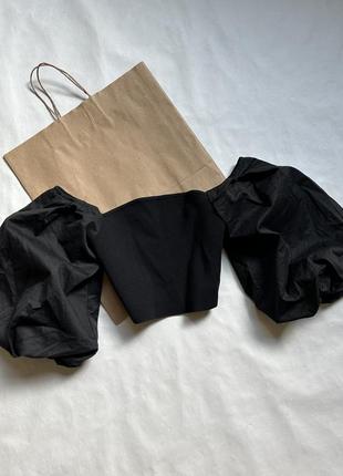 Фактурный топ с объемным рукавом от zara.