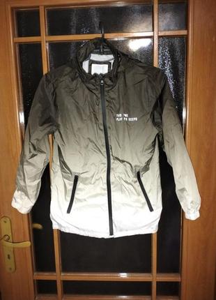 Куртка-ветровка 9-10 г.