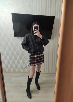 Бомбер лучшее решение на осень, фасон который идеально подходит и под юбку и брюки