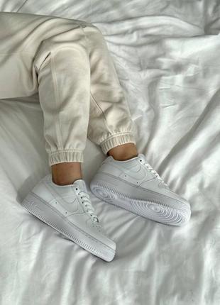 Жіночі кросівки nike air force white3 фото