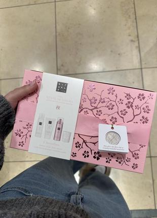 Набір від rituals у розмірі s