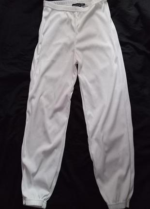 Спортивные штаны в рубчик