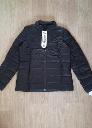 Women's lightweight poly-fill packable jacket