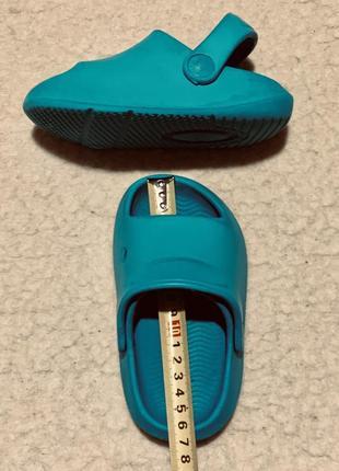 Детские сандалии пантолеты кроксы пляжные (унисекс) с ремешком tu (англия)5 фото