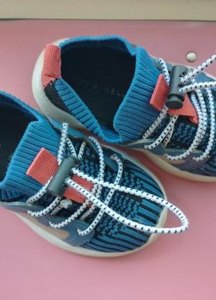 Легкие кроссовки для мальчика