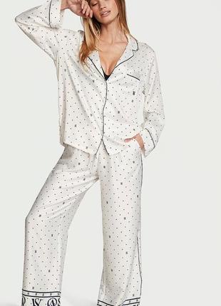 Victoria's secret
атласный длинный пижамный комплект