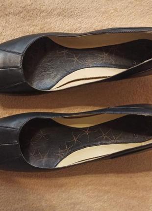 Кожаные качественные туфли clarks