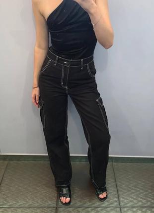 H&m черные джинсы с белой строчкой