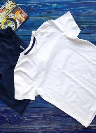 Школьный базовый набор футболка и шорты для мальчика на 9-10 лет1 фото