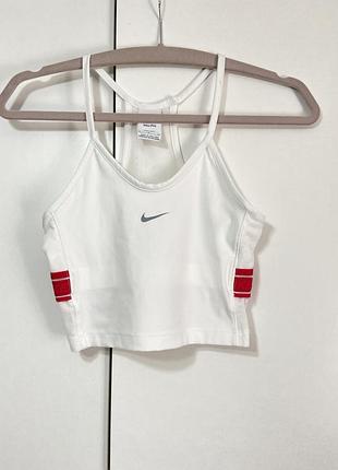 Спортивный топ nike