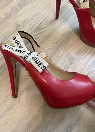 Босоніжки guess