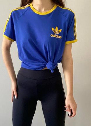 Яркая футболка адидас, футболка желто-голубого цвета адидас, стильная футболка adidas2 фото