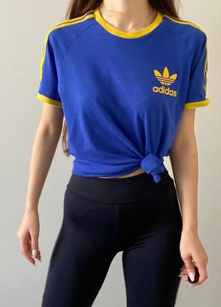 Яркая футболка адидас, футболка желто-голубого цвета адидас, стильная футболка adidas3 фото