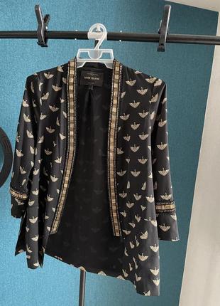 Блуза накидка с павлинами с бисером1 фото