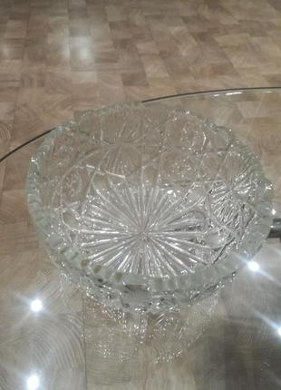 Кришталева салатниця