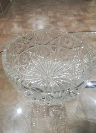 Кришталева салатниця