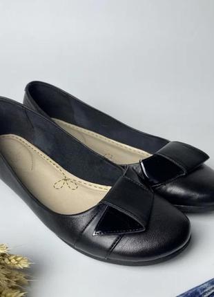 Кожаные туфли clarks