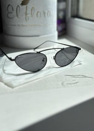 Очки трендовые солнцезащитные очки черные1 фото