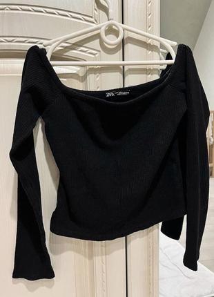 Кофта з відкритими плечима