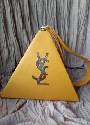 Сумка-клатч жіноча піраміда жовто-гірчічного кольору
