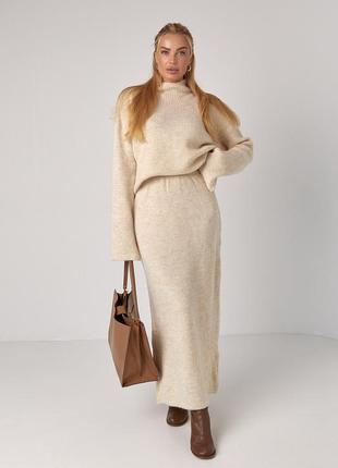 Теплый вязаный костюм с юбкой и свитером oversize