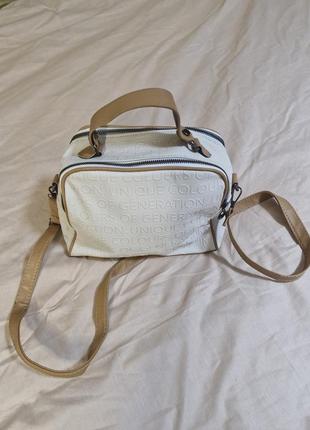 Кремова жіноча сумка