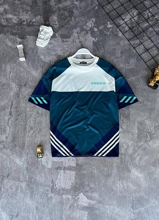 Мужская футболка adidas на осень в аквамарино белом цвете качественного материала на каждый день
