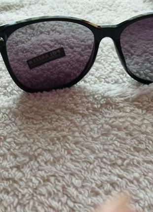 Сонцезахисні окуляри жіночі2 фото